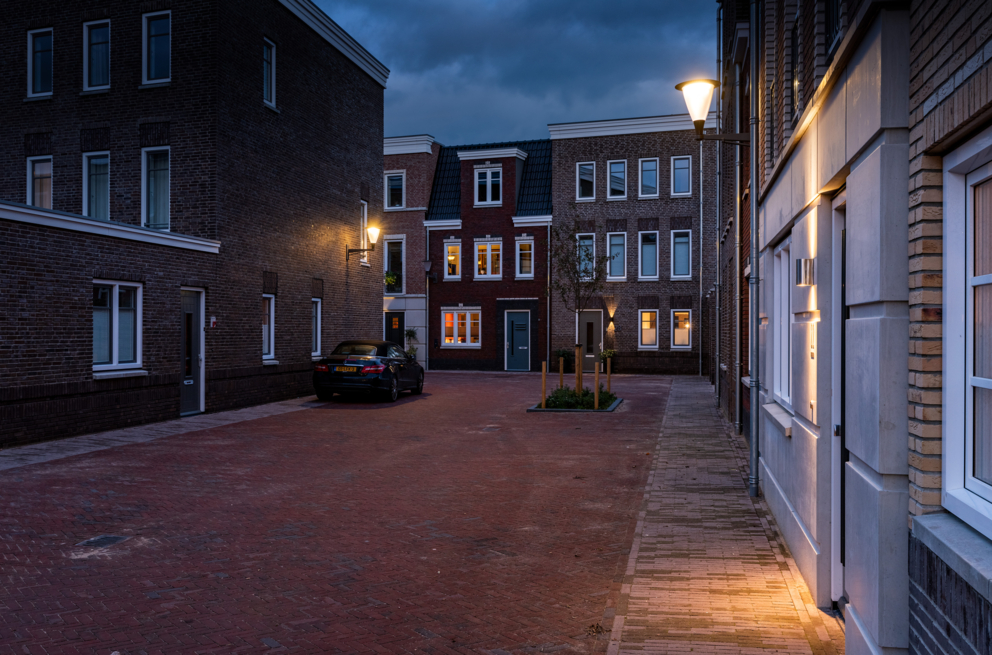 Lightronics PRUNUS A2 armaturen in een woonstraat in Alphen aan den Rijn