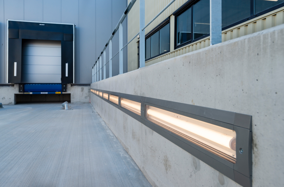 Lightronics armatuur op een industrieterrein