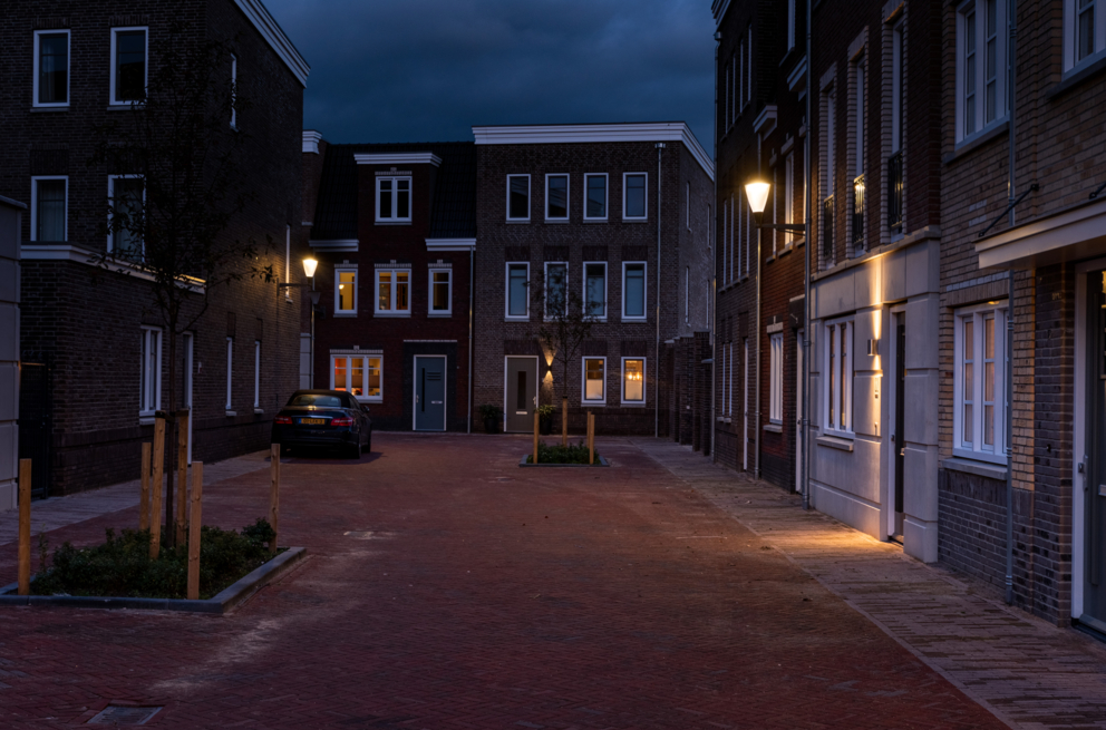 Lightronics PRUNUS A2 armaturen in een woonstraat in Alphen aan den Rijn