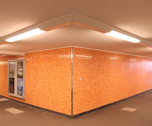 Lightronics armatuur op een metrostation